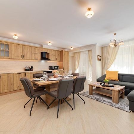 Deluxe And Central Garden Apartment Varna Exteriér fotografie