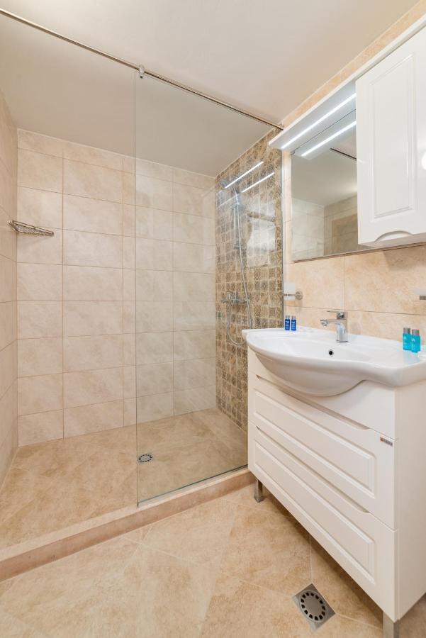 Deluxe And Central Garden Apartment Varna Exteriér fotografie