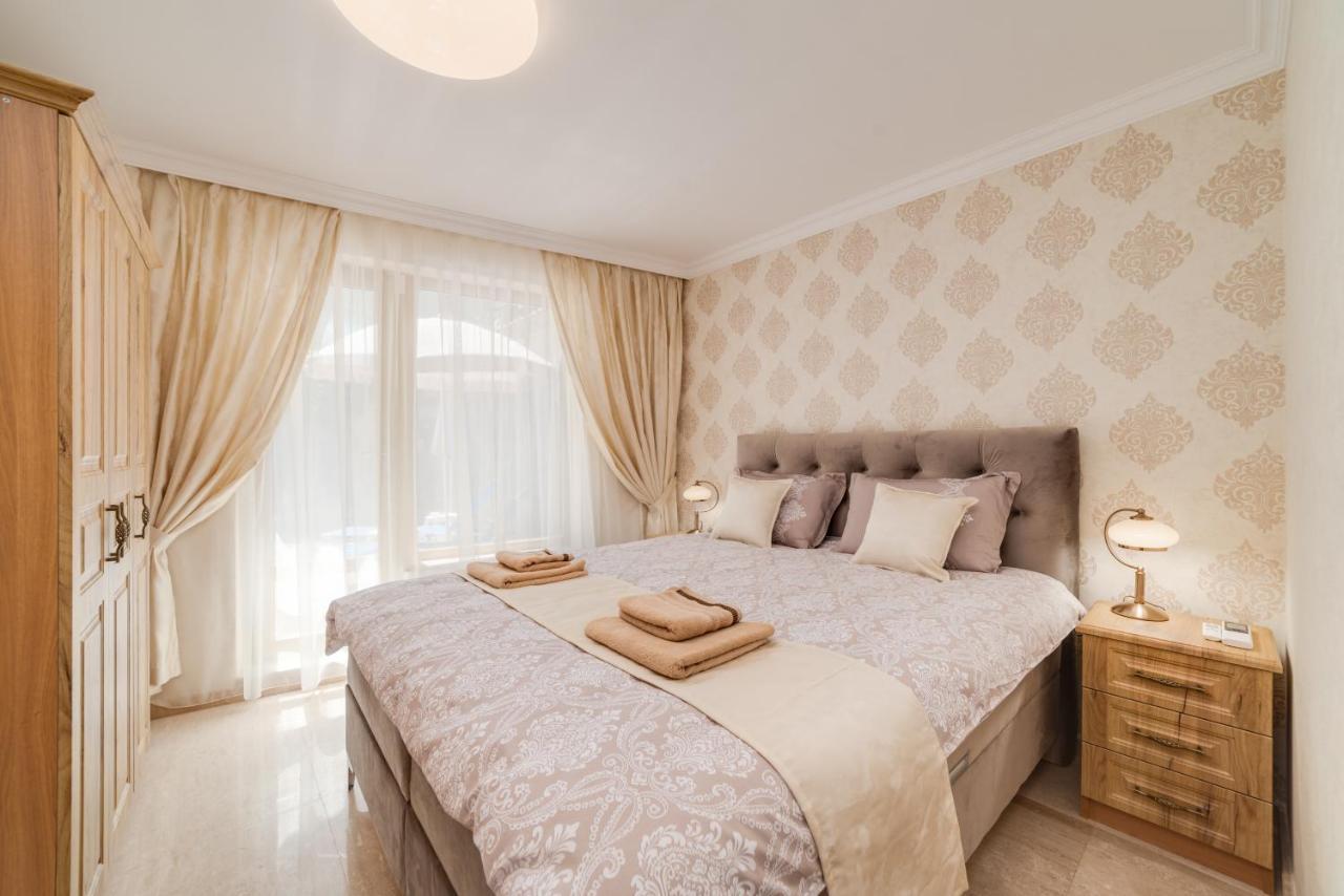Deluxe And Central Garden Apartment Varna Exteriér fotografie