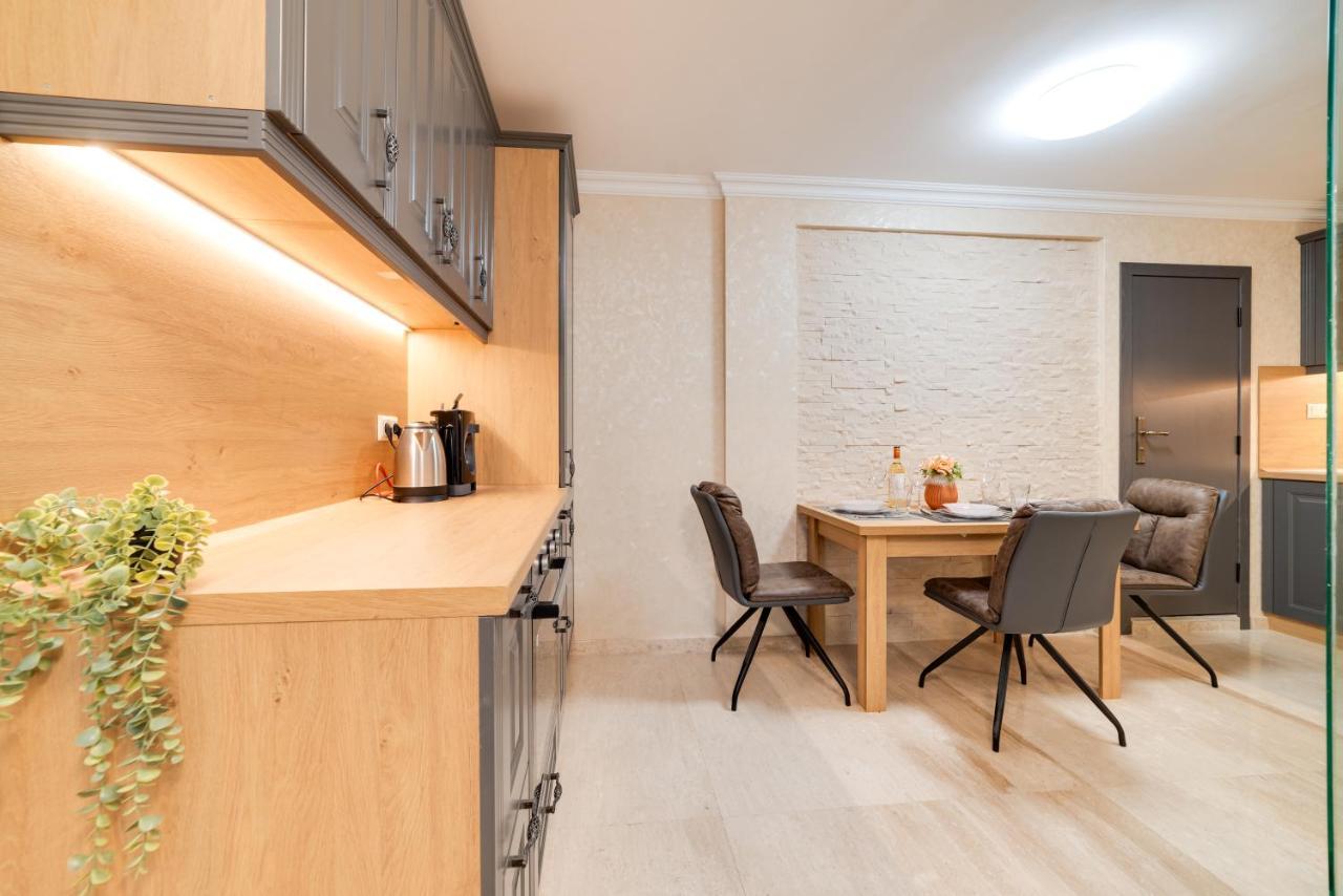 Deluxe And Central Garden Apartment Varna Exteriér fotografie