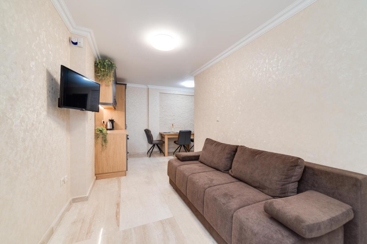 Deluxe And Central Garden Apartment Varna Exteriér fotografie